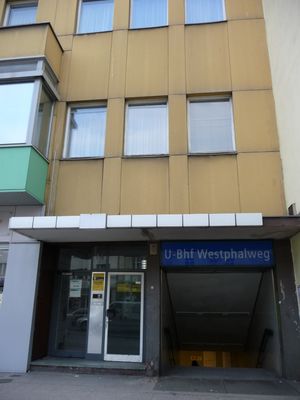 마리엔도르퍼 담 64 가옥으로 연결된 출입구