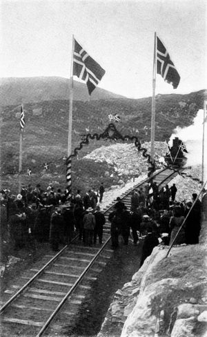 1907년 우스타오세에서 열린 완공식.