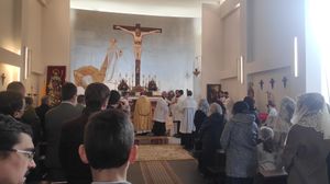 2023년 마드리드에서 미사를 집전하는 베르나르 티시에 드 마예레 주교.