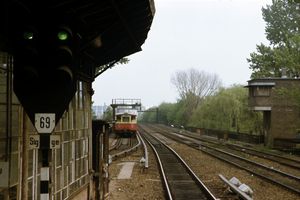 플랫폼에서 동쪽을 바라본 모습, 1990