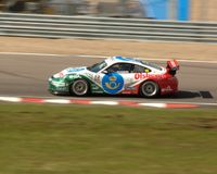 카를 필립 왕자가 포르쉐 911 GT3를 운전하는 모습