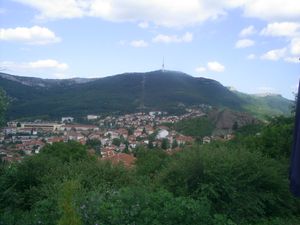 벨로그라드치크 마을과 바위 전경