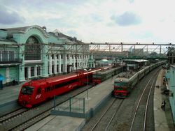 벨로루스키 철도 터미널의 교외 플랫폼으로, 아에로익스프레스 플랫폼도 보인다.