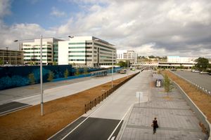 원래 버스 환승 터미널 부지에 위치한 벨커넨 커뮤니티 버스 정류장