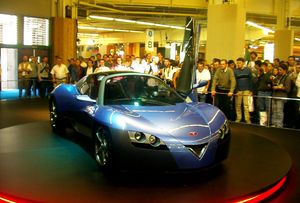 2002년 파리 모터쇼의 벤츄리 페티쉬 컨셉트카(르노 가솔린 엔진 탑재)