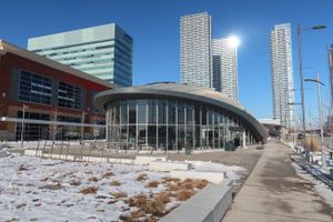 주요 역 입구 건물