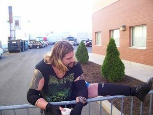 2006년 8월 12일 뉴욕 엘미라의 퍼스트 아레나에서 라이브 이벤트 전의 볼스 머호니