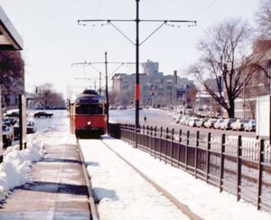 1977년 역의 노면전차