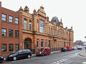 1904년에 완공된 웨스트 스트리트의 시청