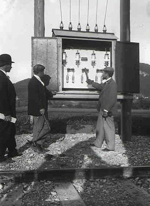 가공 전차선용 변압기