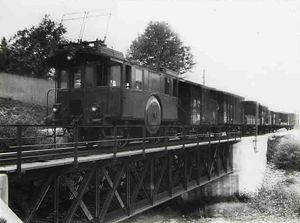 로타헨 다리에서 기관차 2호가 견인하는 화물 열차(하임베르크와 브렌지코펜 사이)