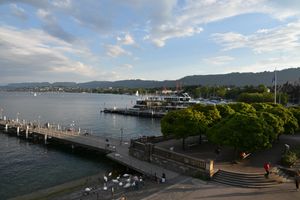 전경은 뷔르클리 테라스, 배경은 치머베르크와 알비스-펠젠엑