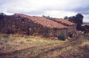 모가도루 시의 17세기에 지어진 석조 주택