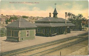과거 브래드퍼드역 건물의 엽서, 현재까지 남아있다.