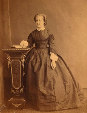 이사벨 여제, 브라간사 가문의 브라질 황태녀는 1888년 브라질 노예제 폐지를 선언하는 황금법에 서명했다.