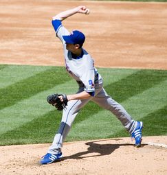 2007년 텍사스 레인저스에서 투구하는 매카시