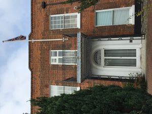 토프 로지: 2023년까지 의회 본부.