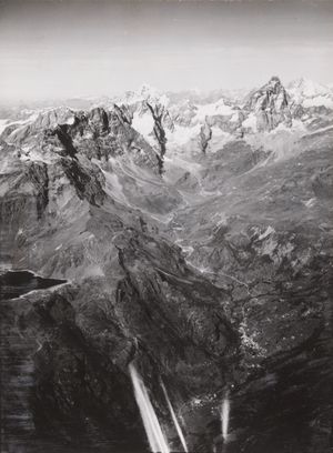 발투르넨체 계곡, 그란데스 무라유스 및 마테호른 산.