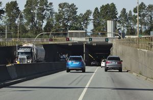 조지 매시 터널(George Massey Tunnel) 남쪽 입구, 99번 고속도로가 리치몬드로 진입한다.