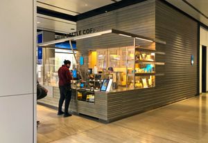 모이니한 기차역 뉴욕에 있는 블루보틀 커피 매장