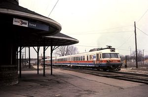 1979년 듀런드에서 터보라이너 열차와 함께 운행하는 블루 워터 리미티드