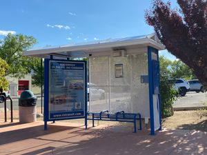 비숍의 이스턴 시에라 교통 버스 정류장