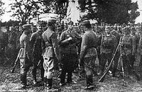 1918년 오스트리아 시치 소총병 군단과 함께 찍은 사진