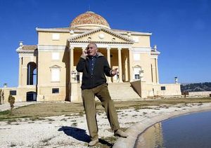 나블루스에 있는 팔레스타인 하우스와 소유주 무니브 알-마스리.