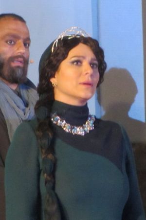 사하르 돌라차히와 사베르 아바르의 연극