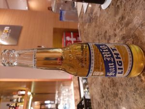 San Mig Light. 저칼로리 맥주. 알코올 5%