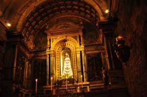 현재 로레토의 성모 조각상