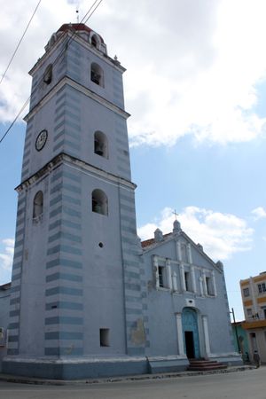 파로키알 마요르 성당(Iglesia Parroquial Mayor del Espíritu Santo), 쿠바에서 가장 오래된 교회, 산크티스피리투스 중심부에 위치