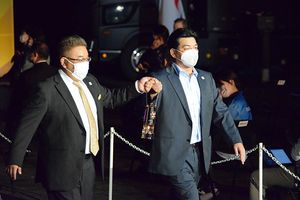 2021년 8월 20일, 도쿄 패럴림픽 성화 채화식에서 다테(좌)와 토미자와(우)