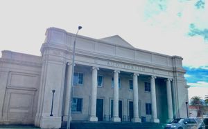 샌퍼낸도 중학교 강당