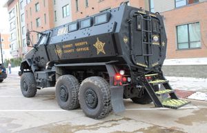 서밋군 보안관 사무실의 SWAT 차량