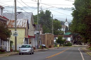 호바트, 뉴욕의 메인 스트리트에서 보이는 서점들