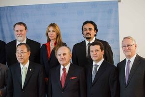 반기문 유엔 사무총장과 만나는 카디르 탑바스가 이끄는 UCLG 대표단, 2012년 4월 23일.