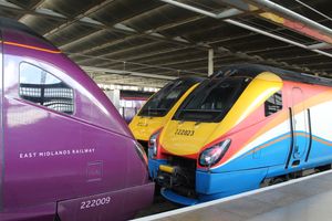 런던 세인트판크라스 국제역에 정차한 EMR 인터시티 222 클래스
