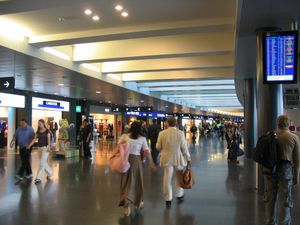 취리히 공항 내부