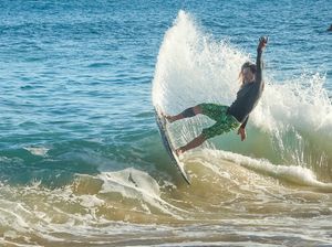 스킴보딩은 해변과 매우 얕은 물에서 이루어지기 때문에 다양한 부상이 발생할 수 있다.