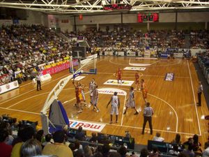 2006년 농구 경기를 주최하는 SNHC