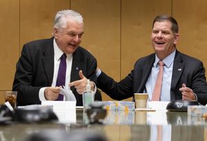 시솔락과 미국 노동부 장관 마티 월시