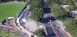 2016년 Anzac Parade에서 진행 중인 경전철 공사