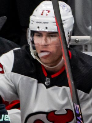 2023년 11월 뉴저지 데블스에서 뛰고 있는 네메츠