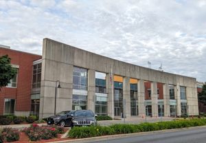 체르마크 로드에 위치한 시서로 타운 홀