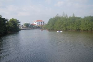 Ou Trojat Jet 강 카약킹