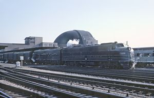 National Limited(내셔널 리미티드)는 1916년에 운행을 시작하여 유니언 터미널의 첫 운행 노선 중 하나였다.