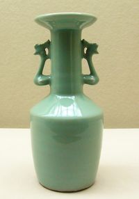 청자 봉황 귀꽃병, 남송 시대.