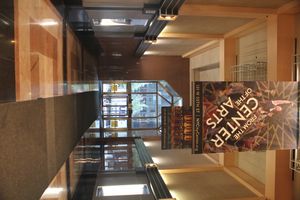 기저부의 보행자 통로