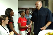 2004년 9월, 캠프 자마 내 아메리칸 스쿨에서